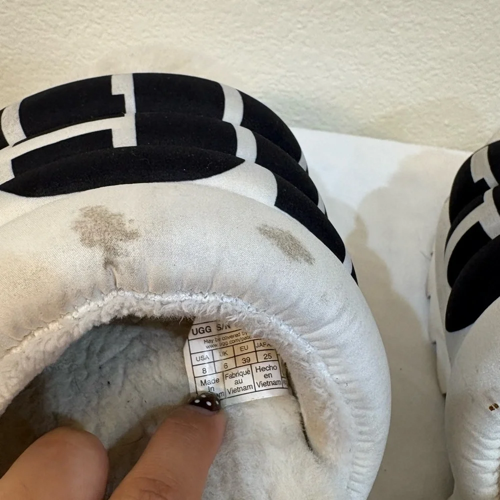 UGG® Maxi Slide Padded Logo Platform‎ Sandals plush fur